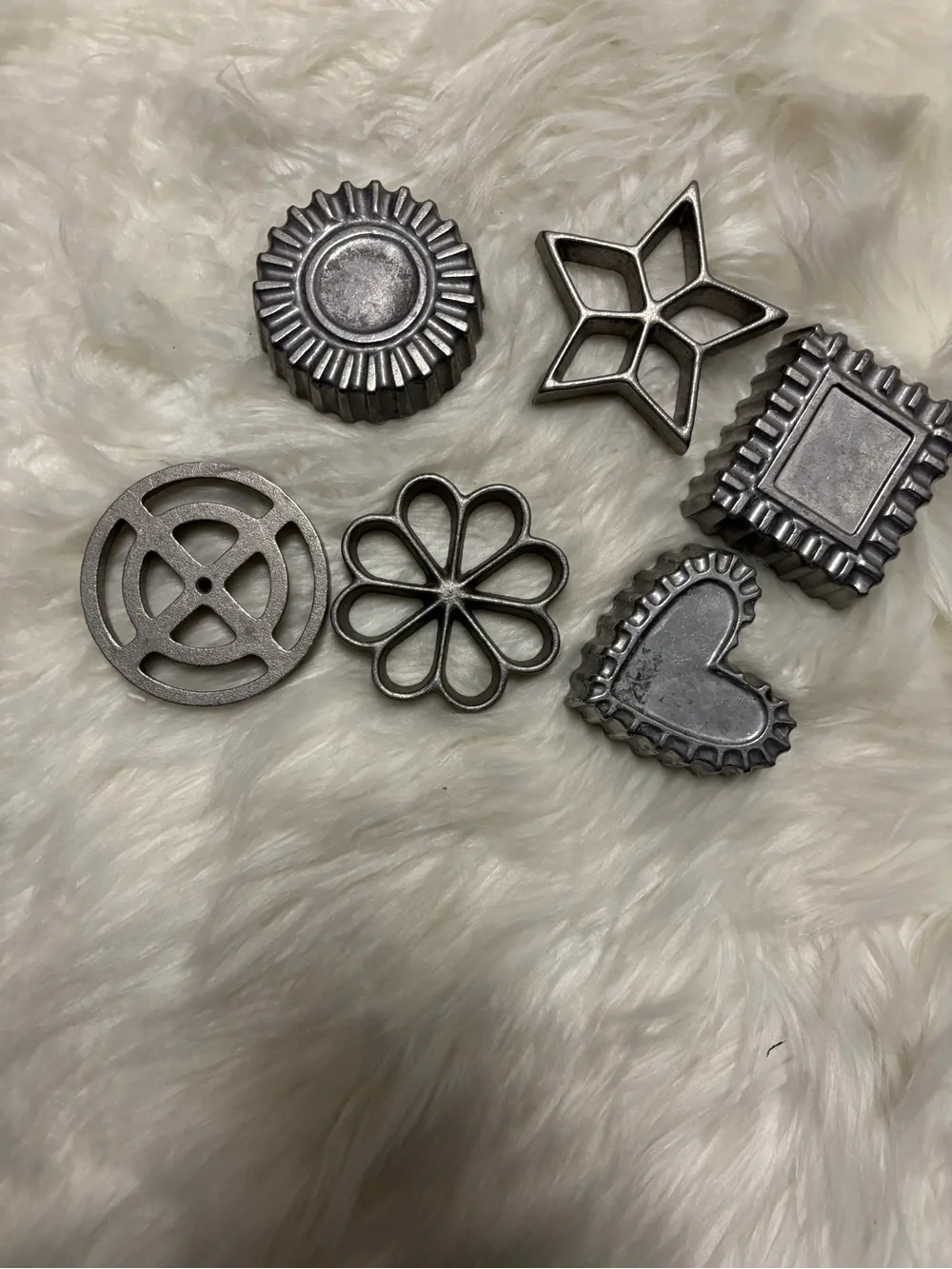 Set of 7 Decorative Metal Cookie‎ Cutters - Silver